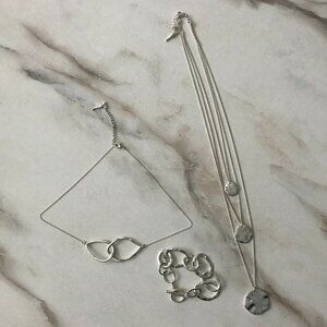 Like New | Chloe & Isabel | 2 Necklaces | 1 Bracelet | Layered